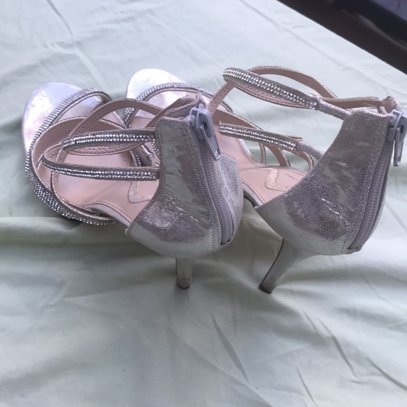 Size 10 silver jeweled sparkly straps high heeled shoe - Picture 4 of 9